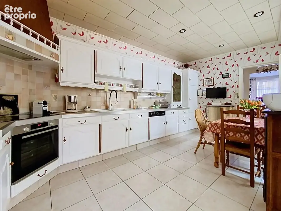 Large maison ancienne avec hangar de 240m² - photo 4