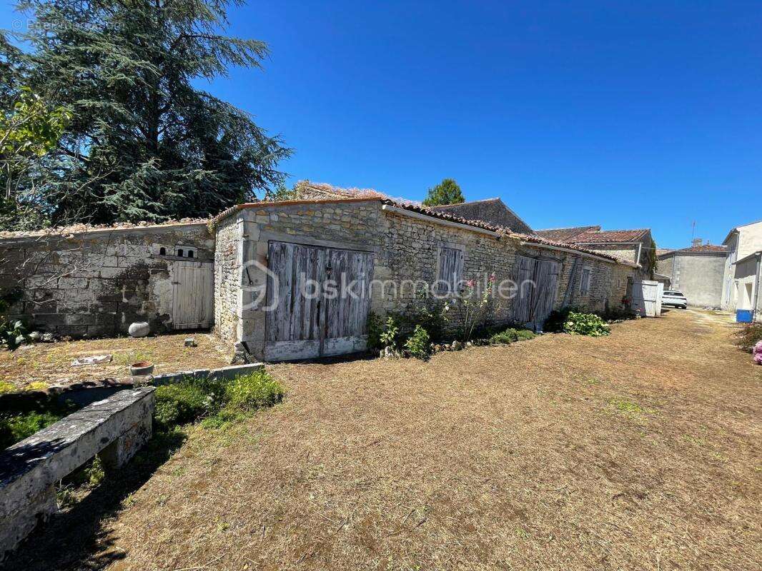 Ensemble immobilier de charme – longère + maison indépendante + terrain constructible - photo 12