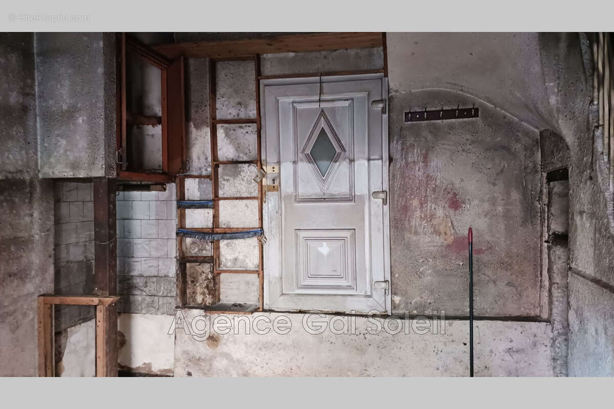 Maison à NISSAN-LEZ-ENSERUNE