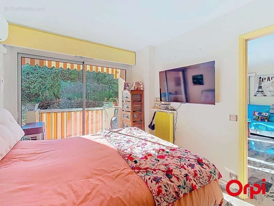 Menton, quartier borrigo : 2 pièces de 40,25 m2 avec cave et parking privé - photo 6