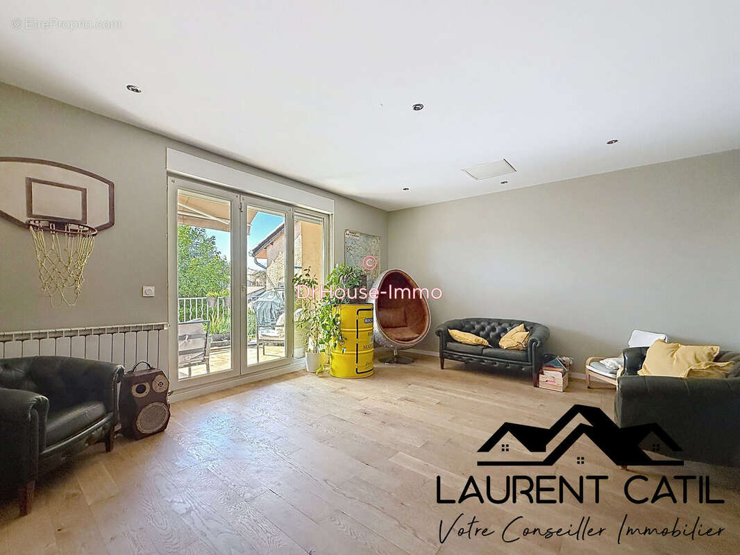 Appartement à BOURG-DE-PEAGE