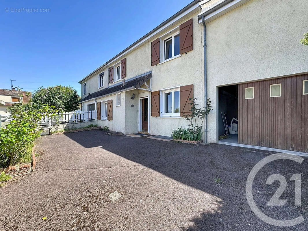 Maison à QUETIGNY