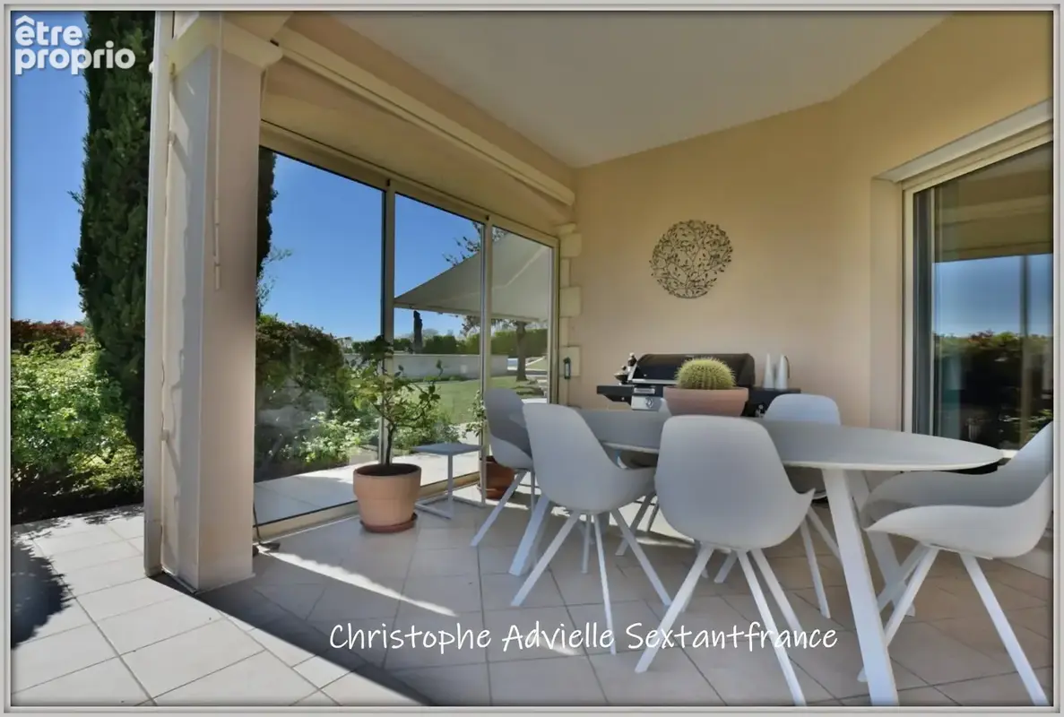 Belle contemporaine, 4 chambres, 2 salles d'eau, double garage, piscine sur 5118 M2 - photo 15