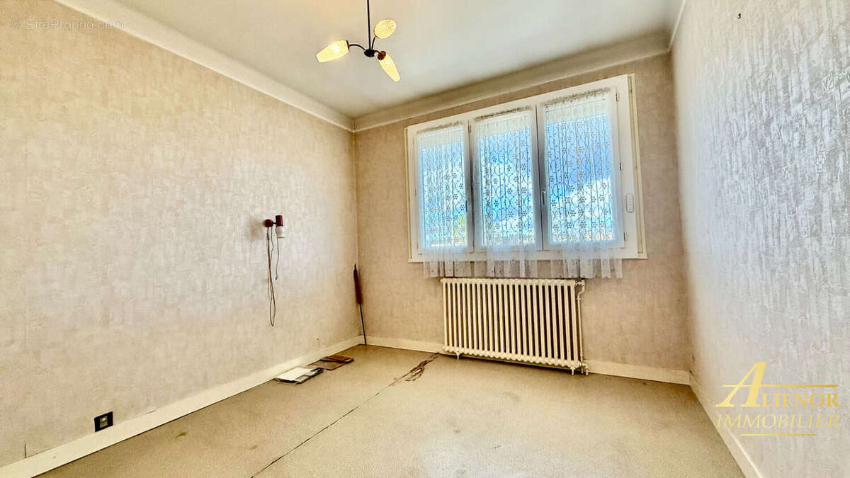 Maison à COULOUNIEIX-CHAMIERS