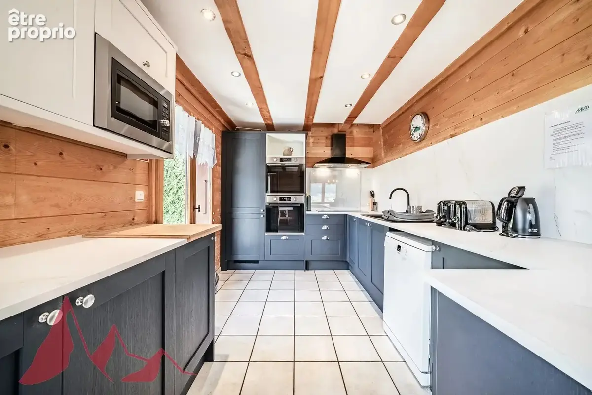 Chalet individuel de 6 chambres sur un terrain de 1 200 m² dans un secteur recherché de Montriond - photo 7