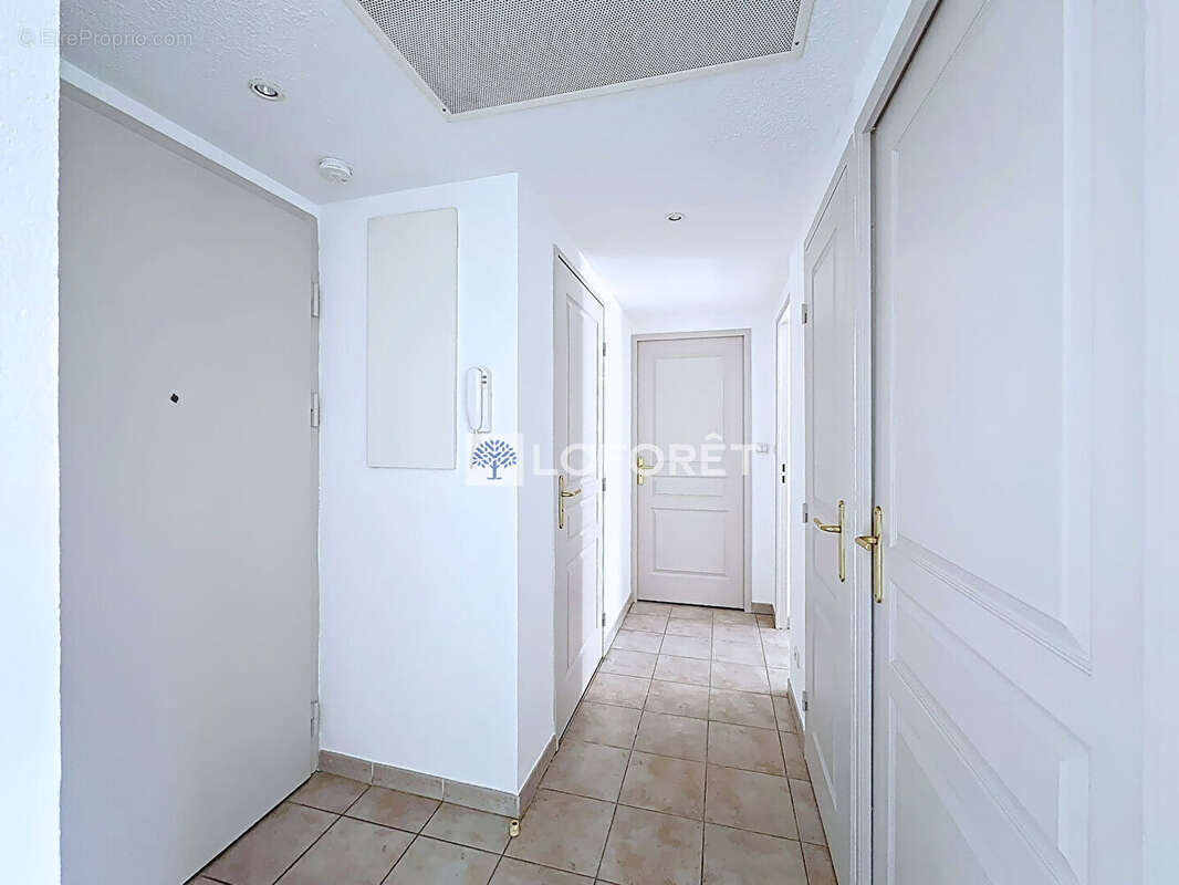 Nimes - p2 avec terrasse - residence de standing - photo 6
