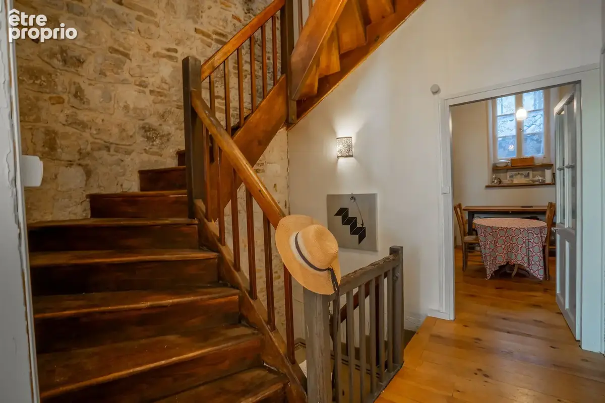 Maison en pierre de 158 m2 au coeur de Lauzerte , ancien commerce au rdc et appartement au 1er et 2ème étage - photo 4