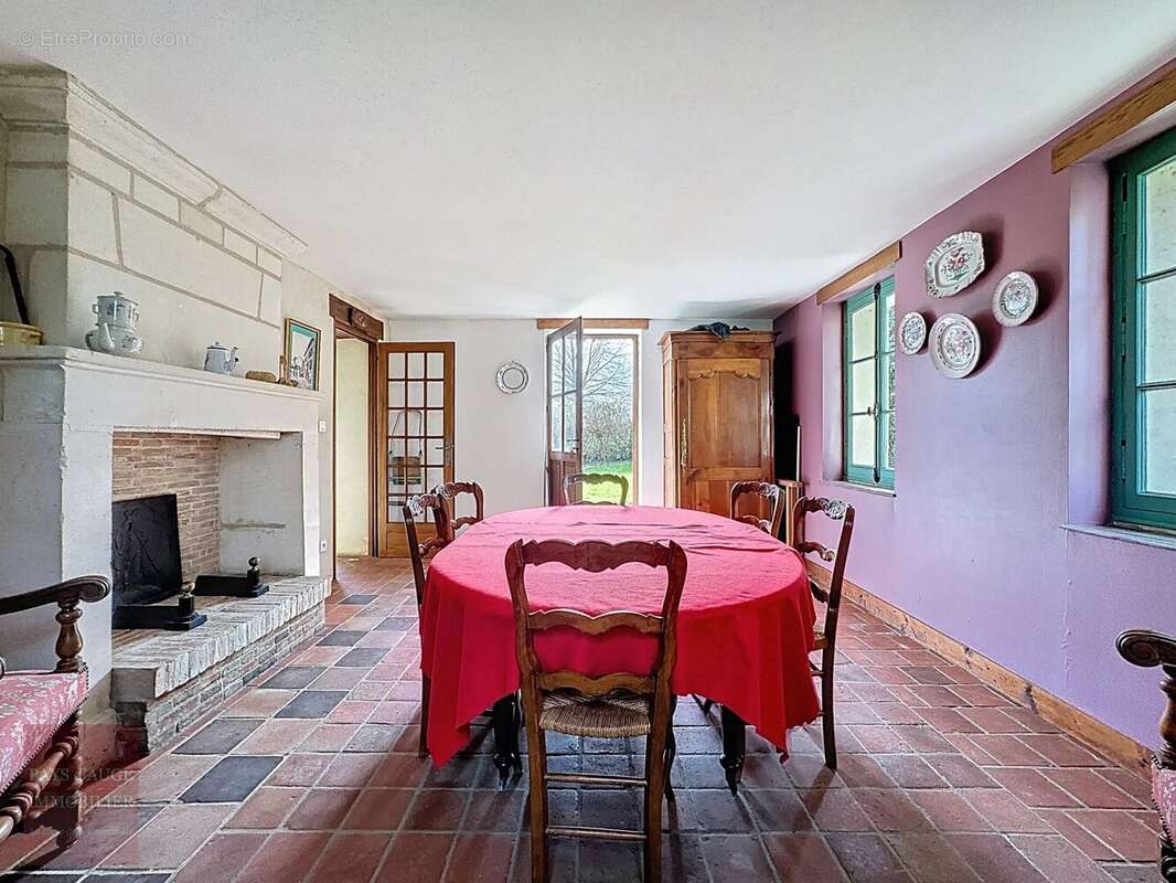Maison à SAINT-PIERRE-SUR-DIVES