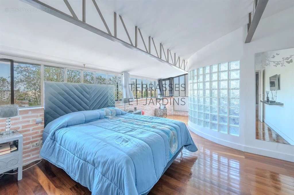 Appartement à ISSY-LES-MOULINEAUX