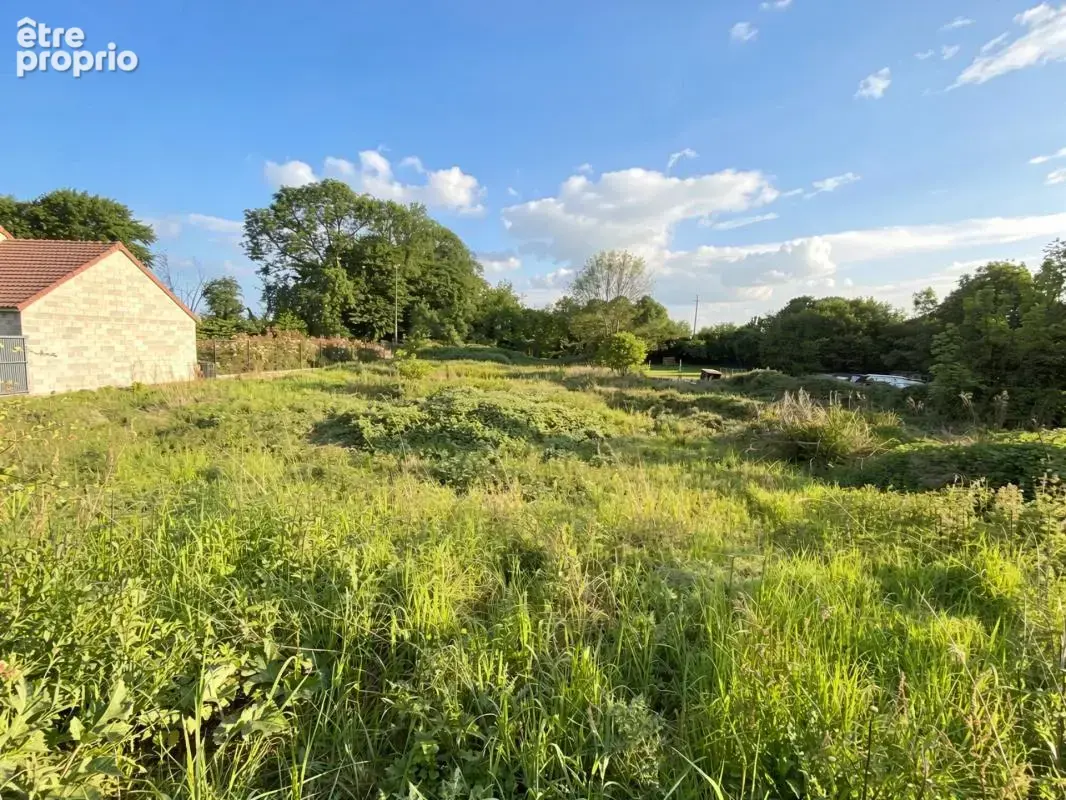 Photo Terrain à Etrepagny au prix de 58 000€