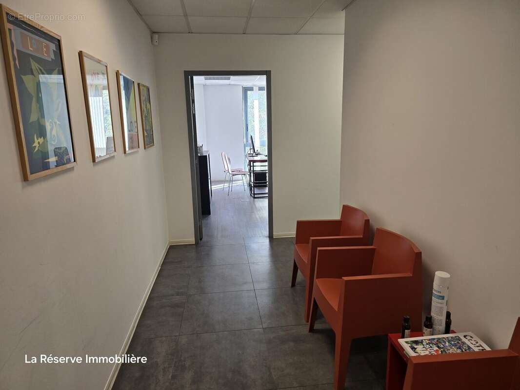 Commerce 162 m² à Avignon  - photo 3
