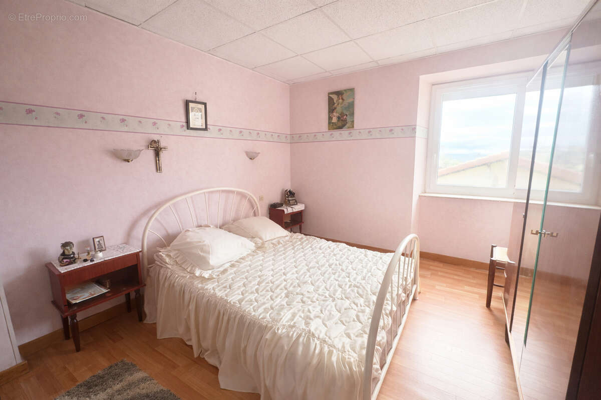 Maison à MIREFLEURS