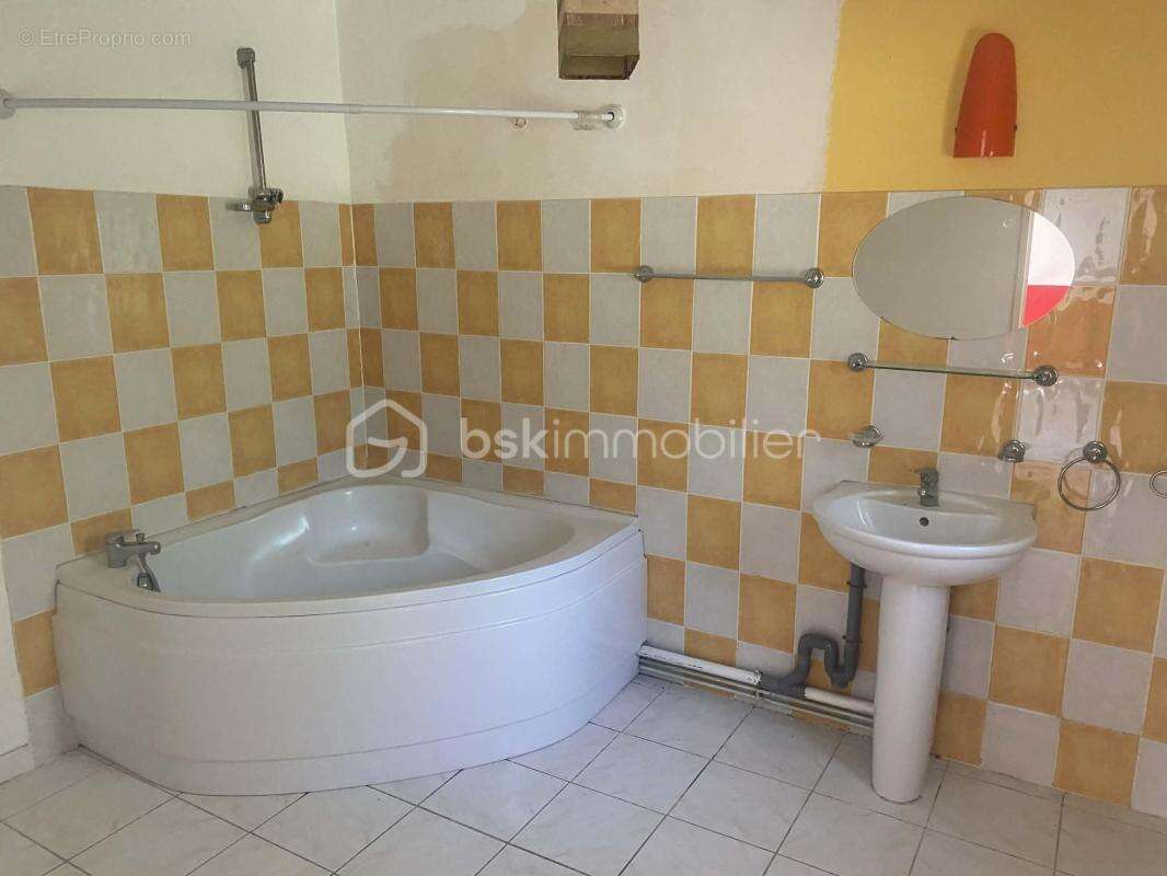 Maison à SAINTE-GAUBURGE-SAINTE-COLOMBE