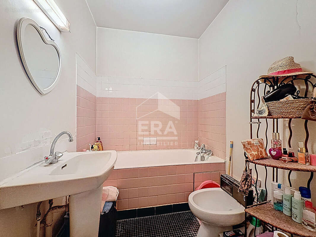 Appartement à PARIS-20E