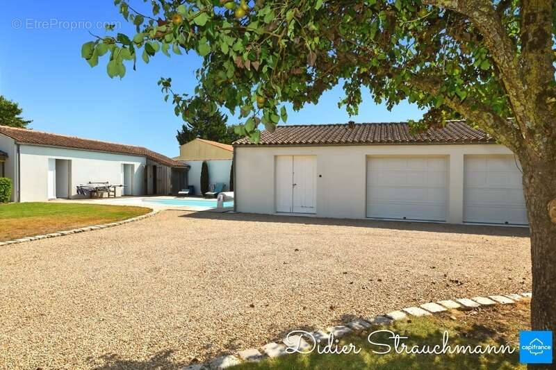 Maison à vendre 8 pièces CLAVETTE (17) - photo 6