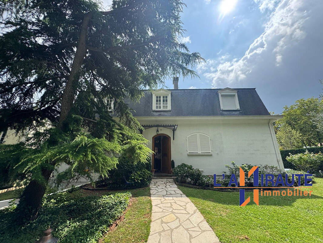 Maison à MAISONS-LAFFITTE