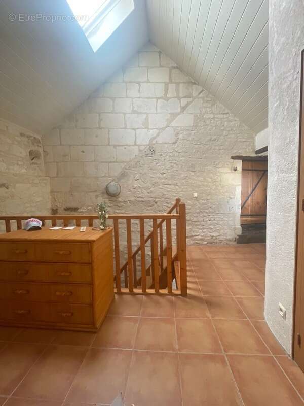 Maison à AMBILLOU-CHATEAU