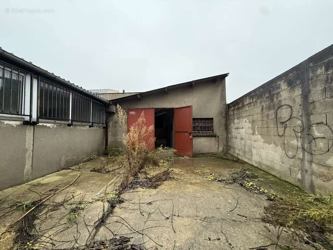 Commerce à ROMAINVILLE