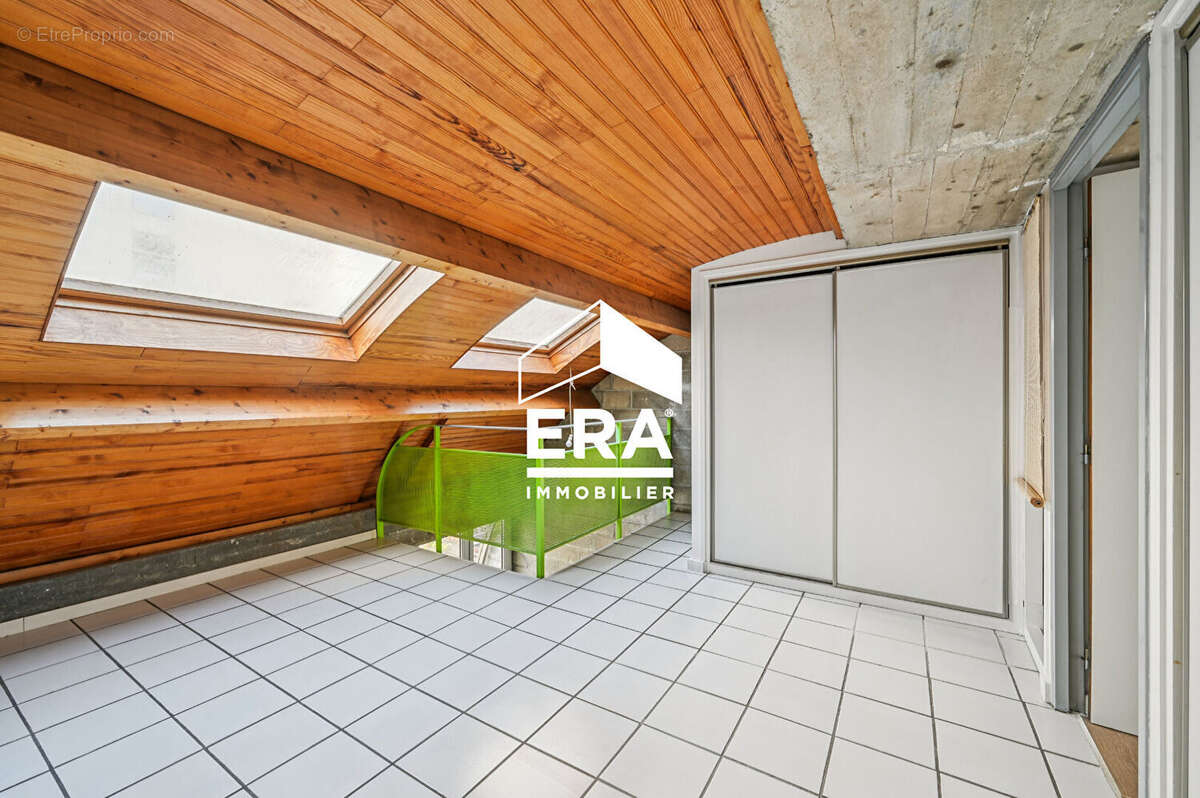 Appartement à PARIS-14E