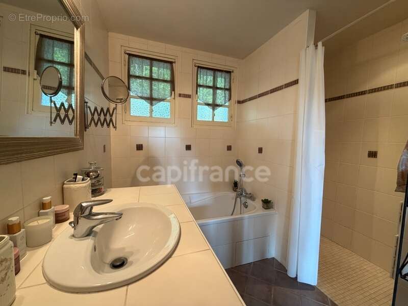 Maison à vendre 9 pièces GY L'EVEQUE (89) Propriété de caractère de 185 m2 4 chambres plus bureau   Terrain - photo 11