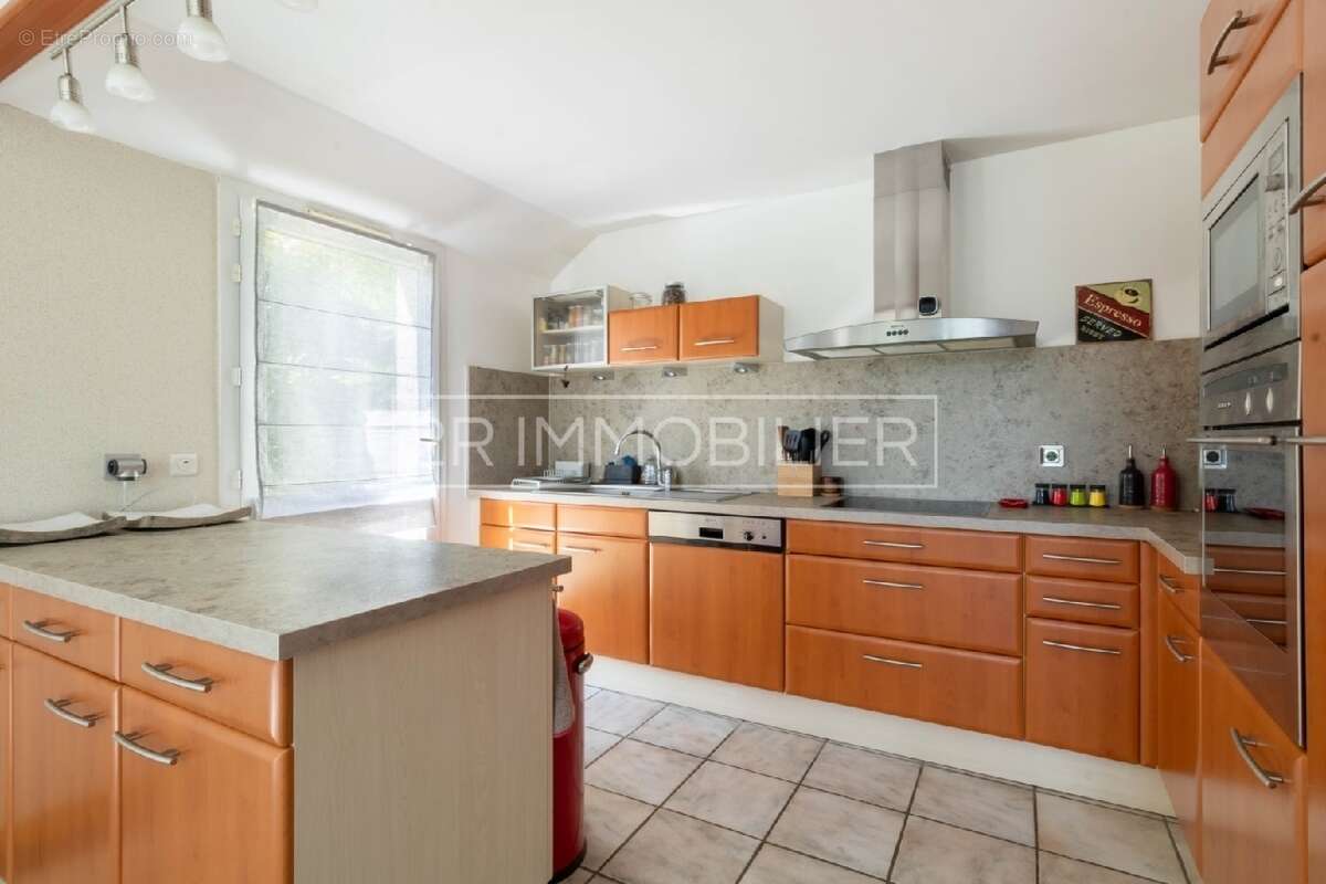 Maison à SAINT-THIBAULT-DES-VIGNES