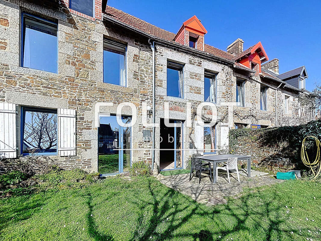 Maison à SAINT-PAIR-SUR-MER