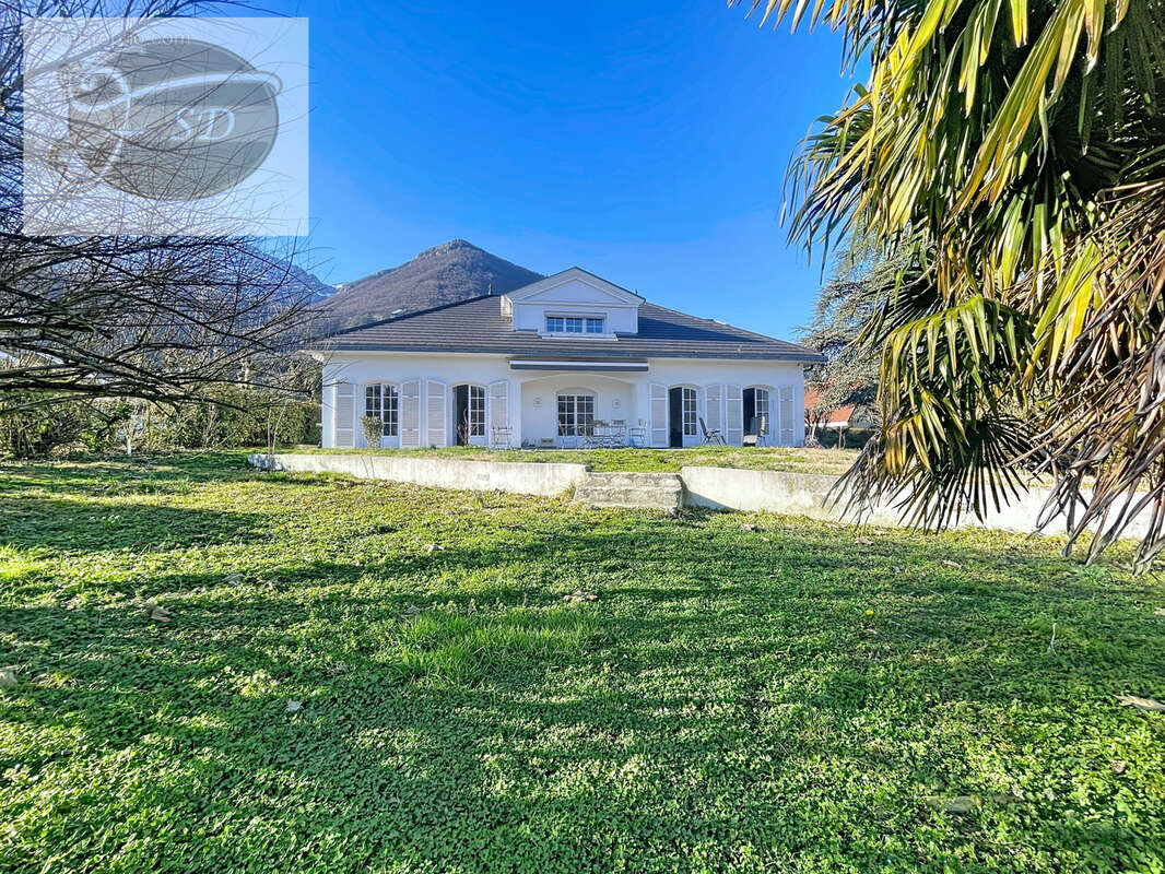 Maison à LA TERRASSE