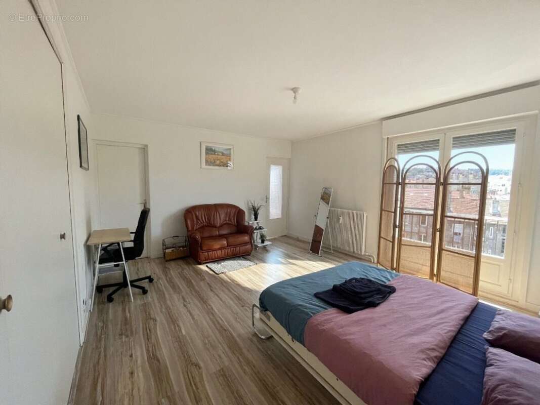 Appartement à SAINT-ETIENNE