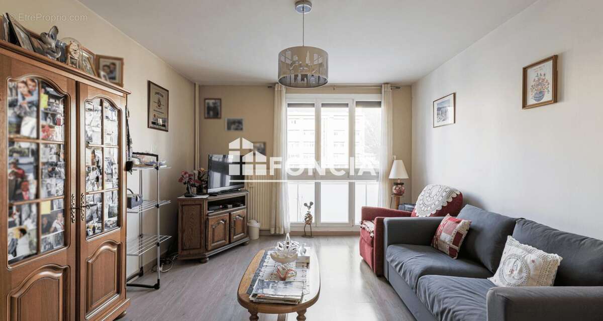 Appartement à LE PONT-DE-CLAIX
