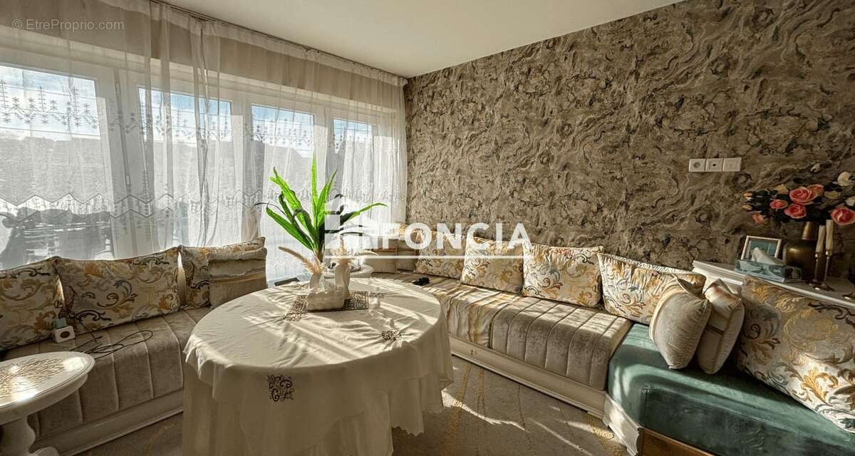 Fleury les aubrais - appartement t3 avec balcon, parking et cave - photo 3