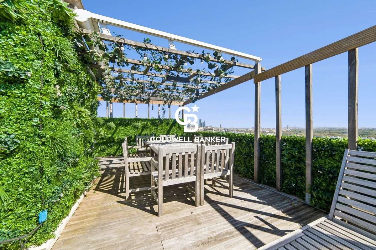 Appartement à SURESNES