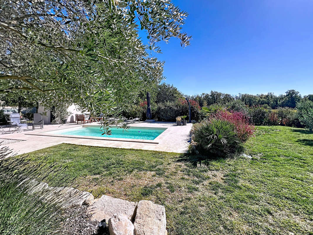 Maison à SAINT-SATURNIN-LES-APT