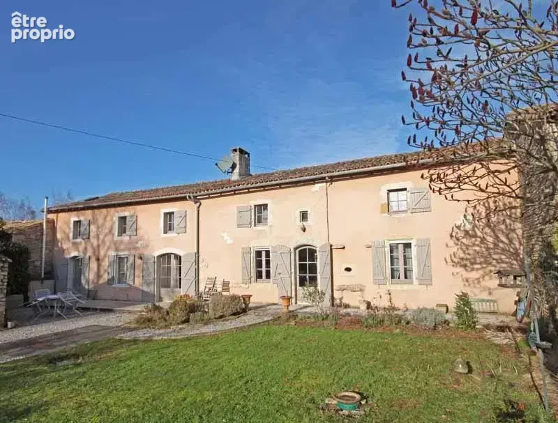 Charmante maison de village à Sainte-Soline - photo 1