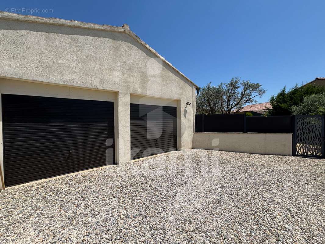 Villa plain-pied 162 m2 - 6 pieces - piscine - double garage - dependance - photo 18