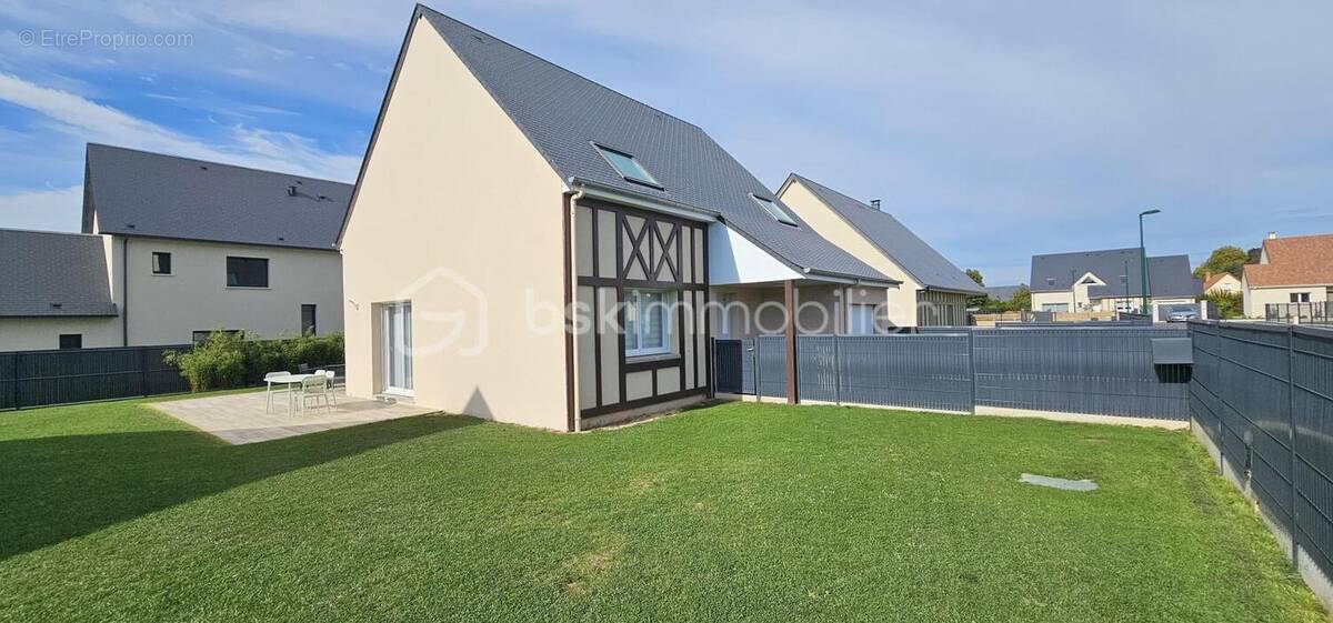 Maison à PONT-L&#039;EVEQUE