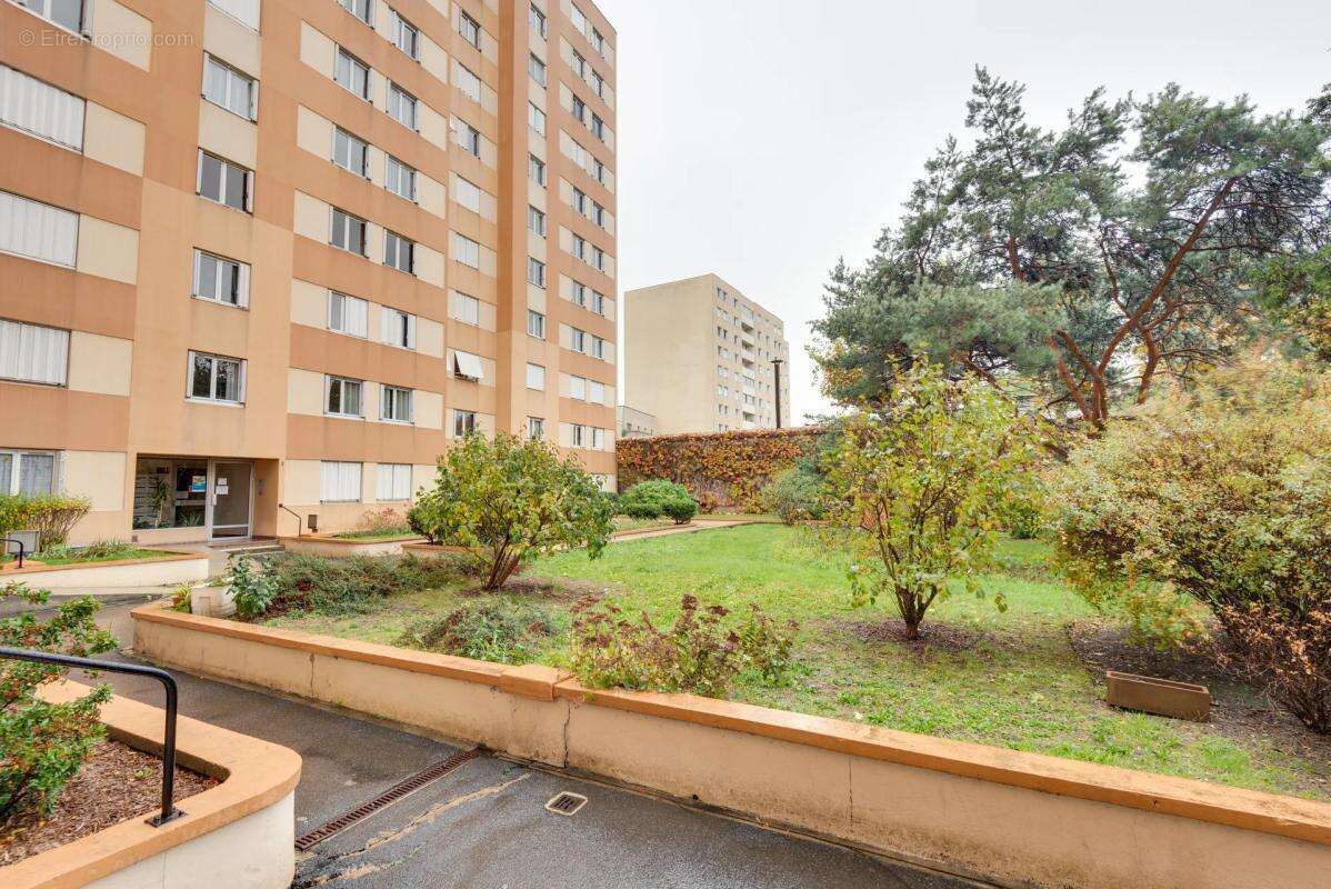 Appartement à L'ILE-SAINT-DENIS