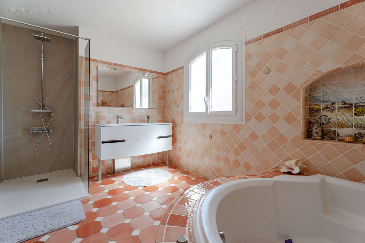 Maison à CARQUEIRANNE