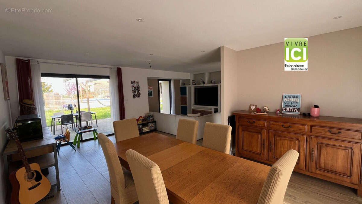 Maison à LA CHAPELLE-BASSE-MER