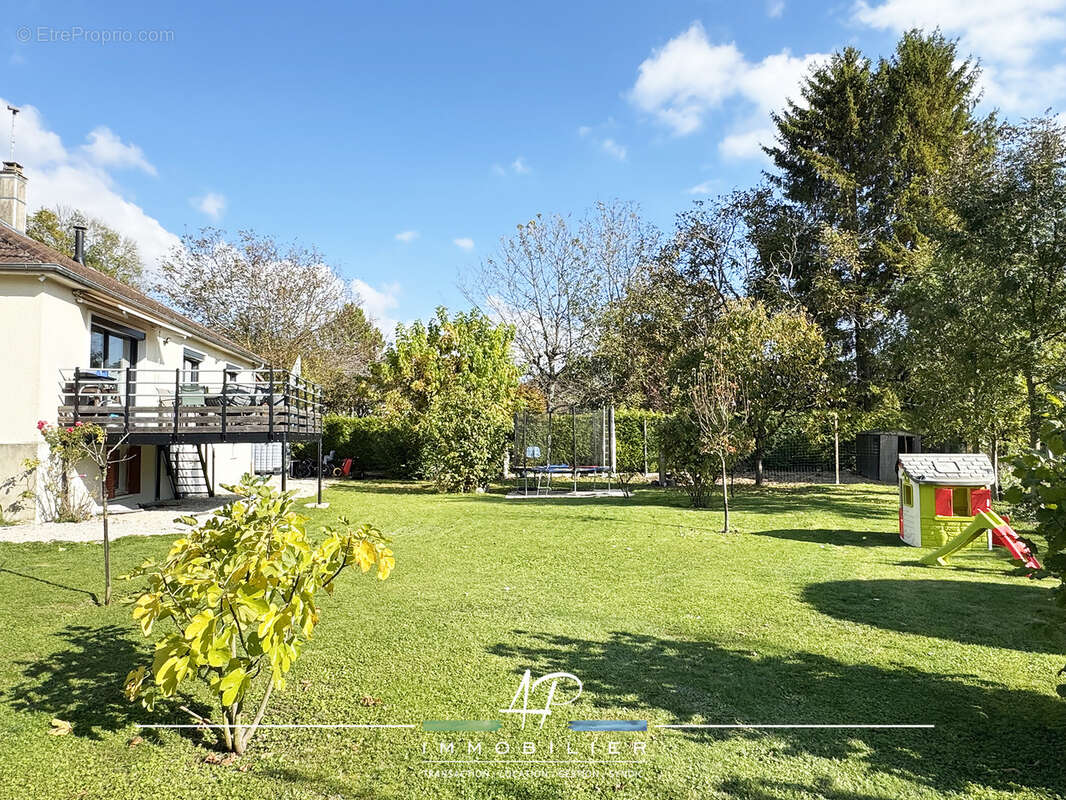 Maison à SAINT-JULIEN