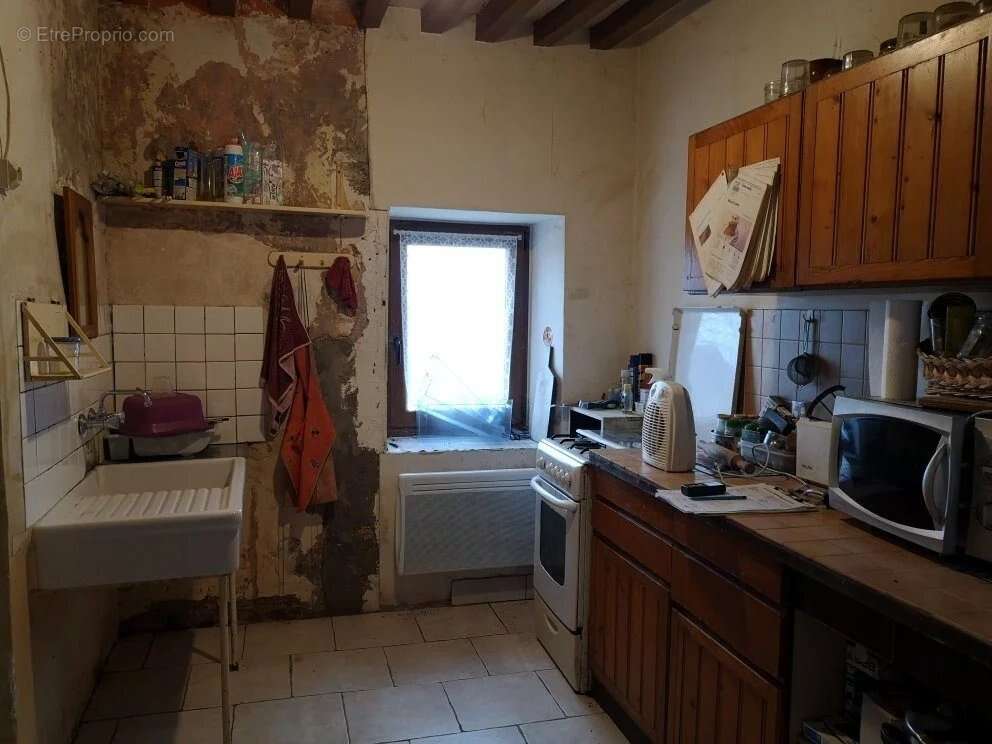 Maison à LA ROCHE-EN-BRENIL