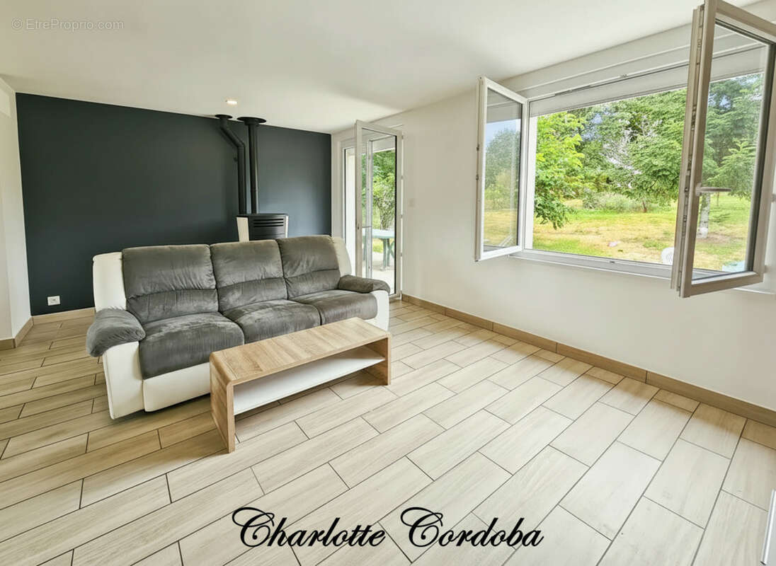  Maison entièrement rénovée – 2 chambres, possibilité 3 – Double garage à Xaintrailles - photo 7