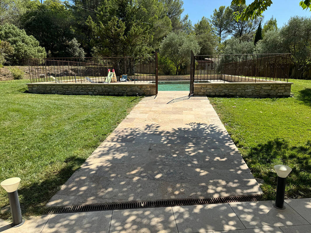 Maison à L&#039;ISLE-SUR-LA-SORGUE