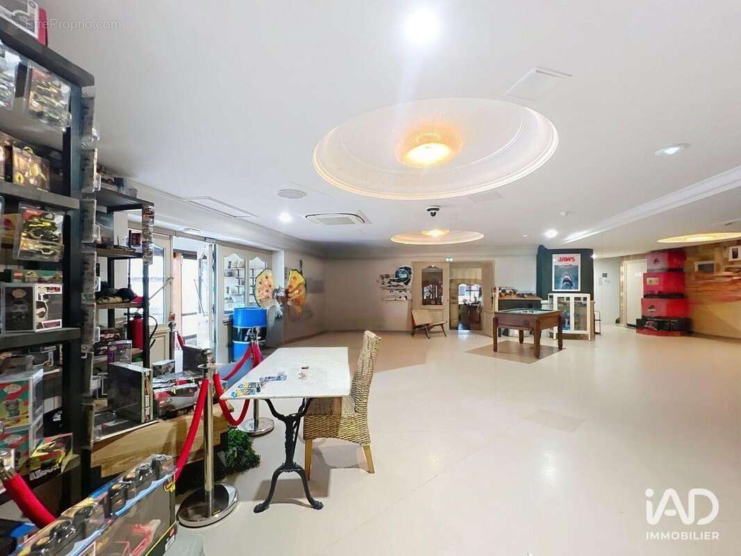 Photo 3 - Commerce à MOISSY-CRAMAYEL