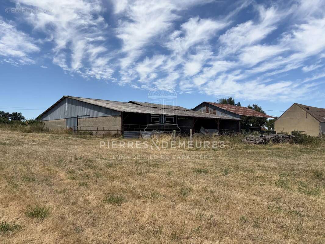 Fermette et ses 1400 m² de dépendances sur 5 hectares - photo 17