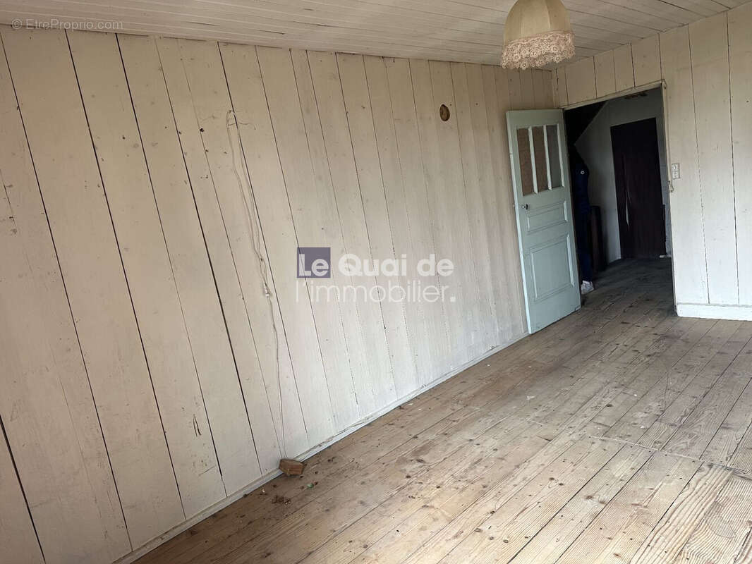 Maison à MIRIBEL-LES-ECHELLES