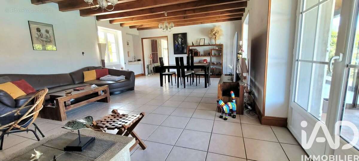 Photo 4 - Maison à BERUGES