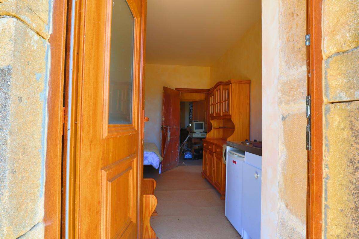 Propriete à vendre 4 pièces NOAILLY (42) - photo 5