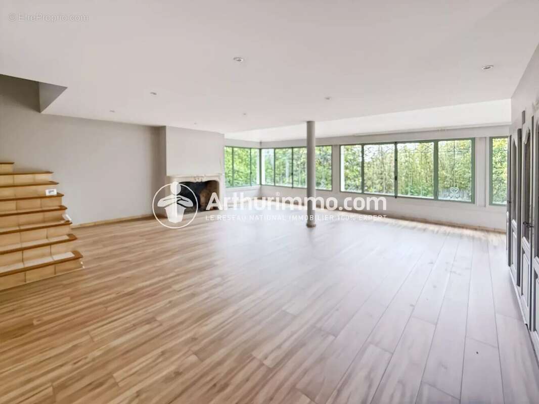 Maison à SOISY-SUR-SEINE
