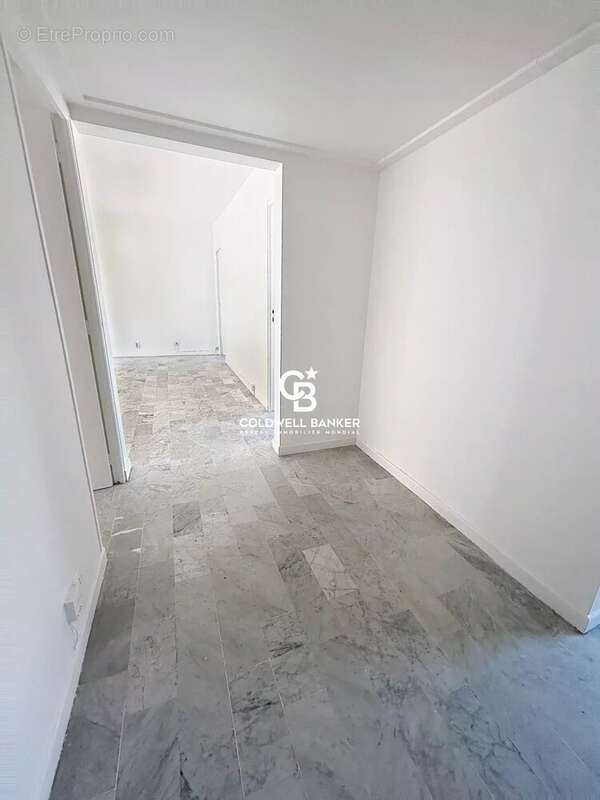 Saint-Raphaël Centre – 4 pièces traversant, balcon sud-ouest & stationnement - photo 14