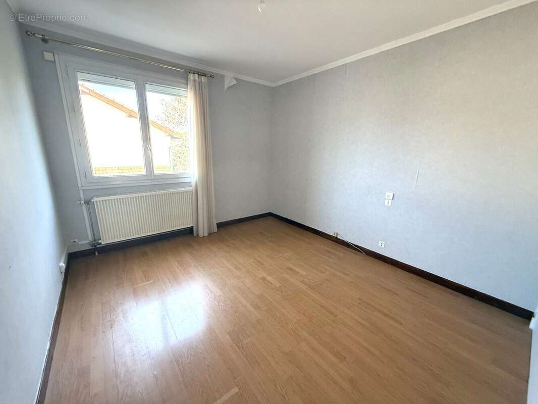 Maison 120 m² à Romans-Sur-Isere  - photo 7